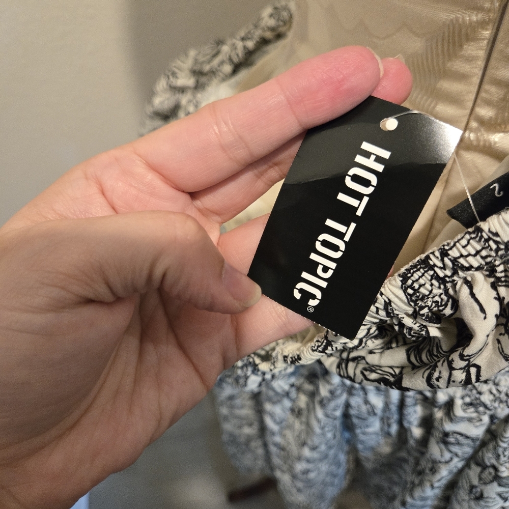 Plus Smocked Square Neck Floral Mini Dress — Black & White - Picture 10 of 11